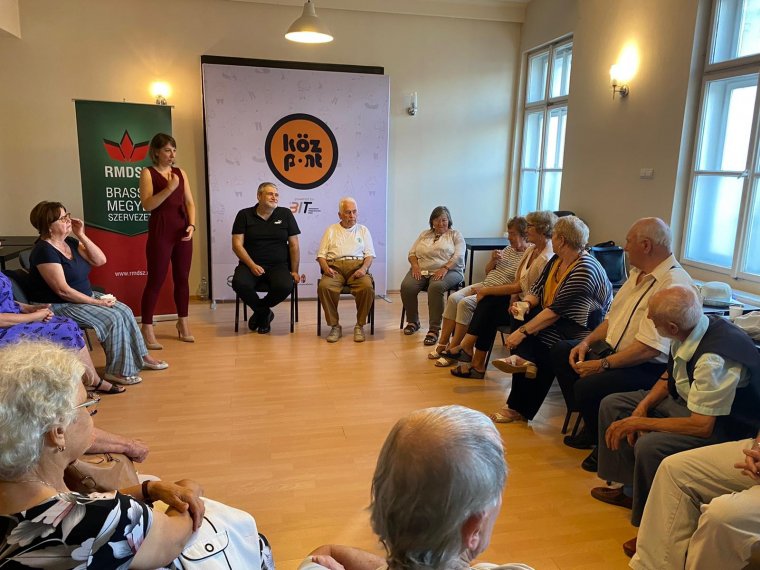 Egy csésze fekete mellett a magány leküzdéséről a brassói közösségi kávéházban