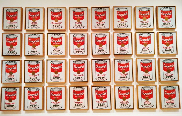 Ezúttal egy Andy Warhol-alkotás lett a klímaaktivisták áldozata, ismét „ragasztgatni” próbáltak