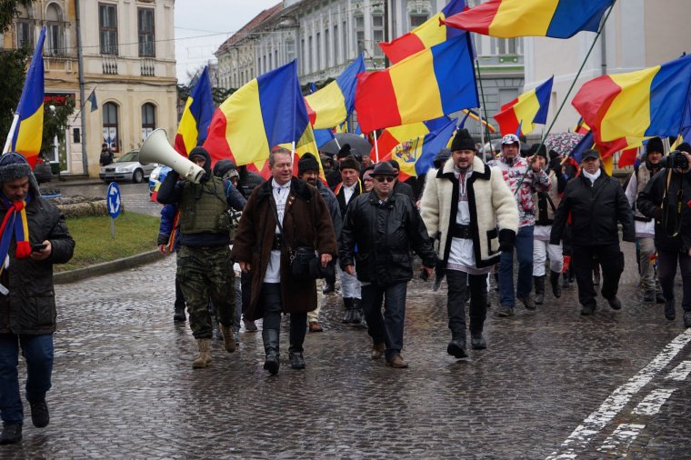 December 1. hazugságai