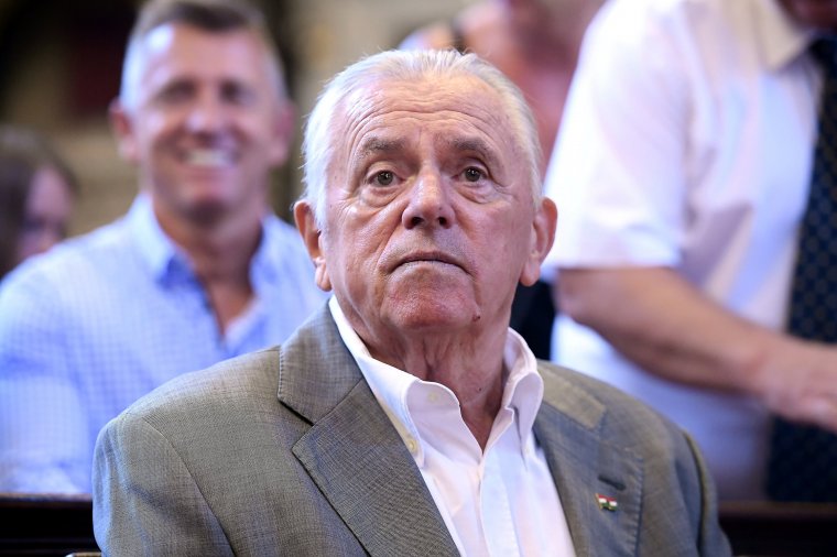 Elhunyt a Szőke Sziklaként ismert egykori legendás hátvéd, Mészöly Kálmán