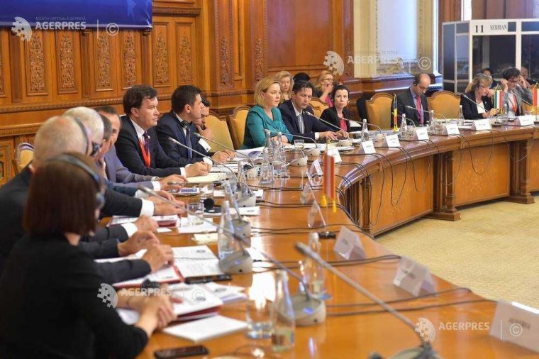 Kezdetét vette a Salzburg Fórum miniszteri konferenciája Bukarestben