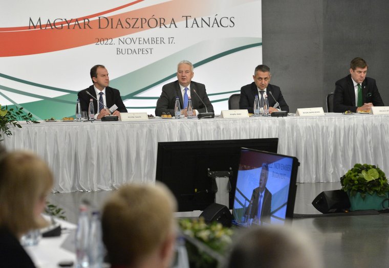 Hazaváró Irodát és speciális ösztöndíjprogramot indít a magyar kormány a diaszpóra számára