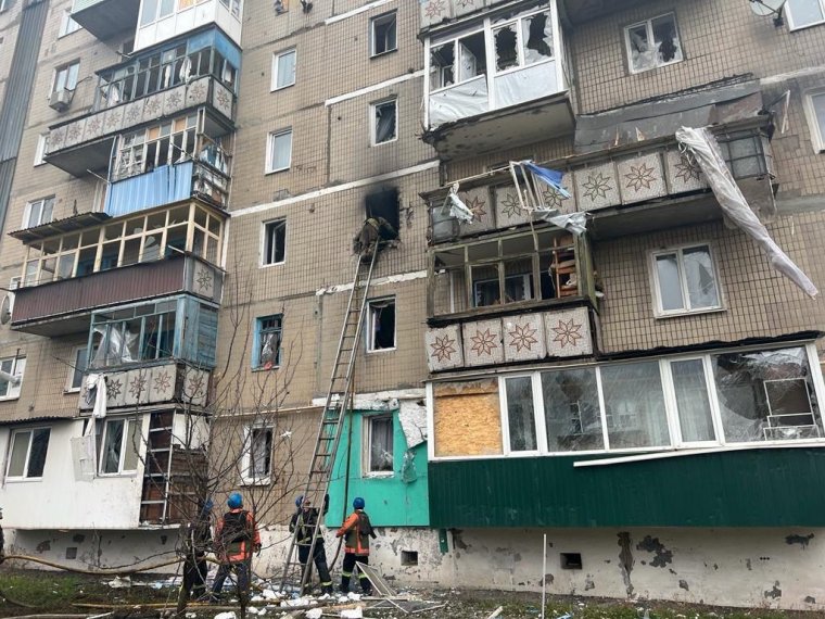 Többen meghaltak, amikor ismét Kijevet bombázták az oroszok, légiriadó Ukrajna teljes területén