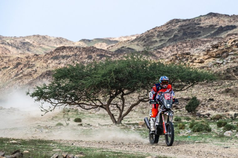 Élvezte a versenyt a szatmárnémeti Gyenes Emánuel a Dakar rali első napján (VIDEÓ)