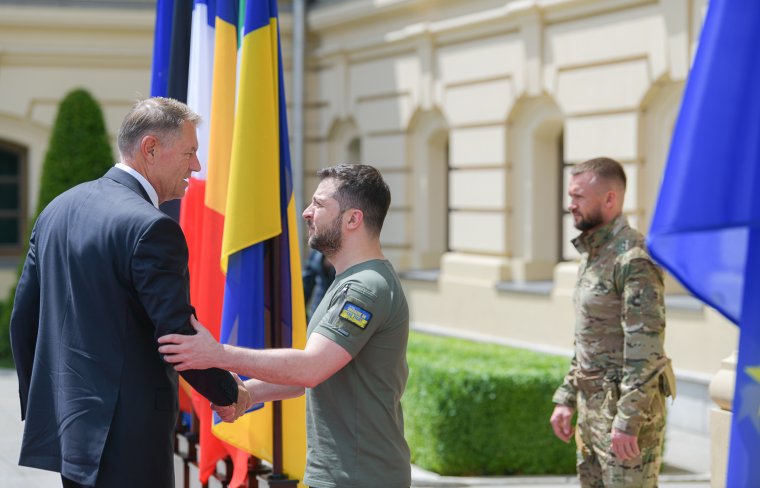 Iohannis méltatlankodott ugyan, de Zelenszkij nem ígérte meg az ukrán kisebbségi törvény módosítását
