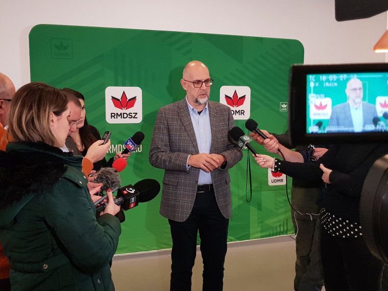 Kelemen úgy értelmezi, érvényben marad a megállapodás, Ciolacu szerint nem vonnak el tárcát az RMDSZ-től