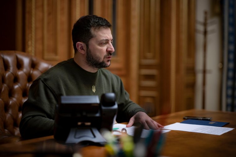 A fegyverszállítások felgyorsítását kéri a nyugati országoktól Zelenszkij