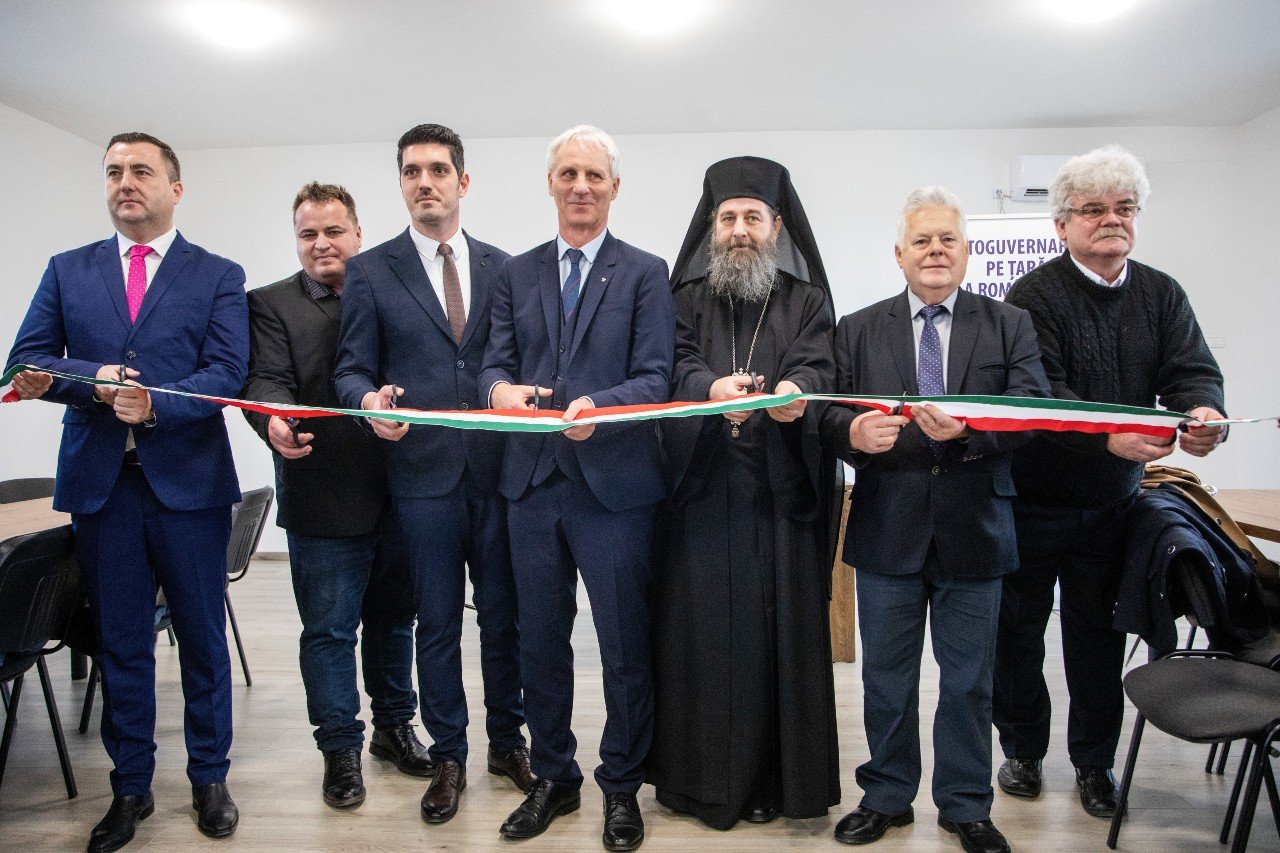 Florin Vasiloni, Siklován Attila, Kozma György, Soltész Miklós, Siluan Manuilă, Kreszta Traján  és Mihucz György •  Fotó: MTI/Rosta Tibor