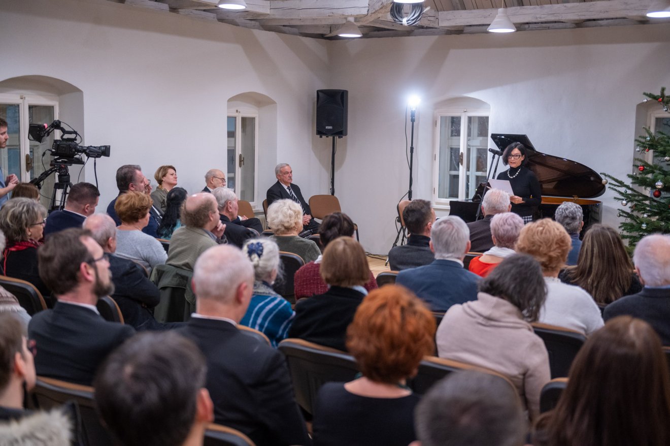 Brendus Réka főosztályvezető szerint a Bánffy Miklós Operastúdió „egyszerre alkotó műhely és előadótér is” •  Fotó: Kiss Gábor/Erdélyi Református Egyházkerület