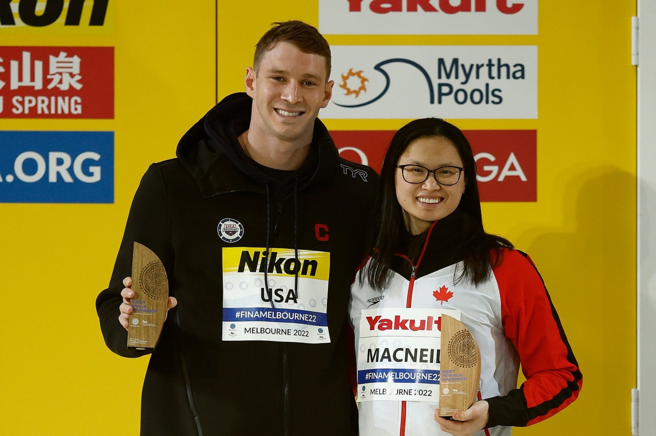 A legjobbak. Ryan Murphy triplázott Maggie MacNeil két világcsúcsot is úszott Melbourne-ben •  Fotó: Fina