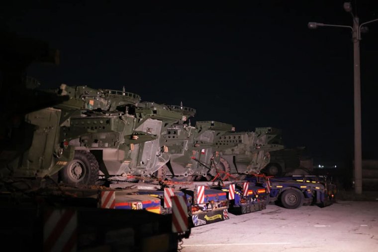 Megérkeztek az első amerikai katonai konvojok az országba