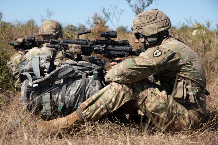 Orosz fenyegetés: a NATO jóval 300 ezer fő fölé emeli magas készültségi erőinek létszámát
