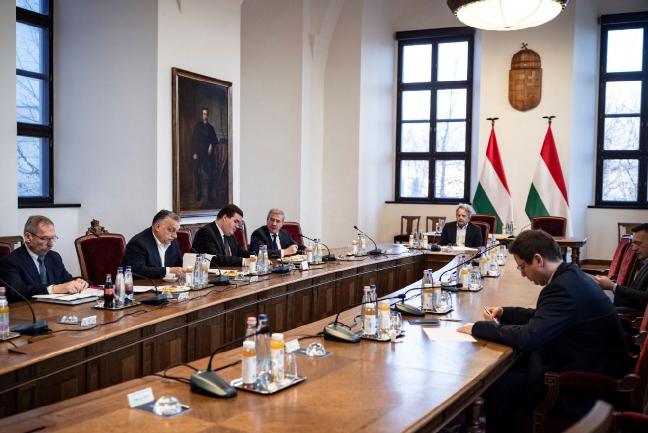 Orbán Viktor vezetésével összeült a magyar kormány nemzetbiztonsági kabinetje •  Fotó: MTI/Fischer Zoltán