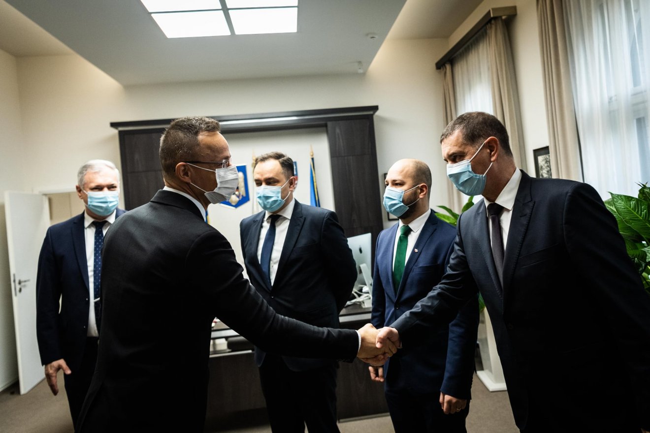 •  Fotó: Facebook/Szijjártó Péter