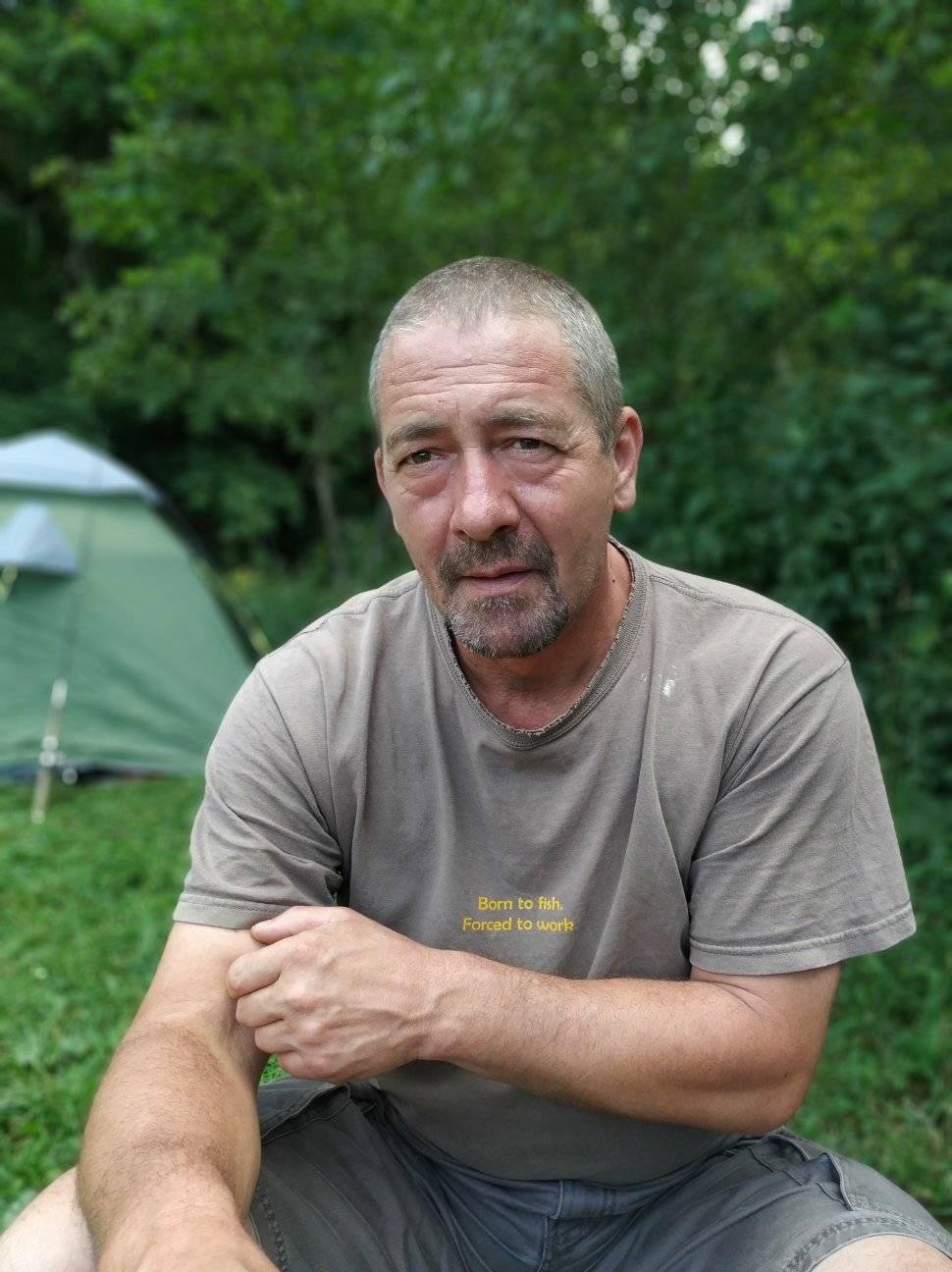 Tündérligeti Árpád évek óta foglalkozik szalmából készült házakkal •  Fotó: Facebook/Tündérligeti Árpád