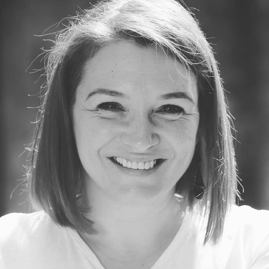 Karikás Noémi ötleteket is ad arra vonatkozóan, miként lehet megújítani a régit •  Fotó: Karikás Noémi/Facebook