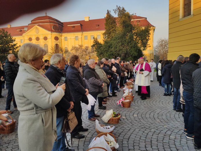 „Bátorsággal és türelemmel” – Böcskei László nagyváradi megyés püspök húsvéti üzenete