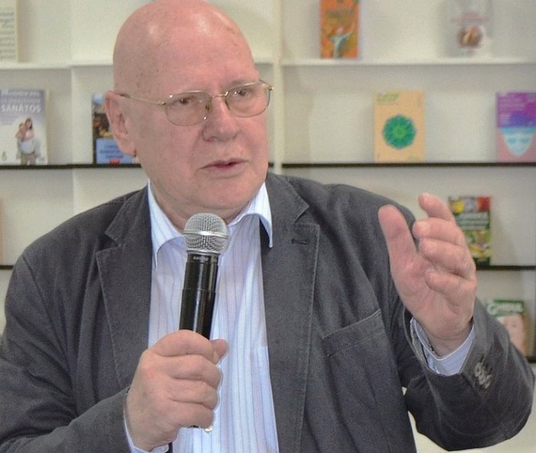 Elhunyt Răzvan Theodorescu, a Román Akadémia alelnöke