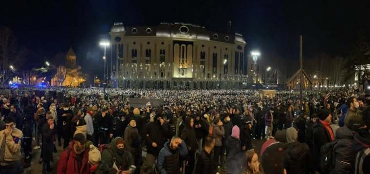 Visszavonták az utcai összecsapásokhoz vezető törvénytervezetet Georgiában