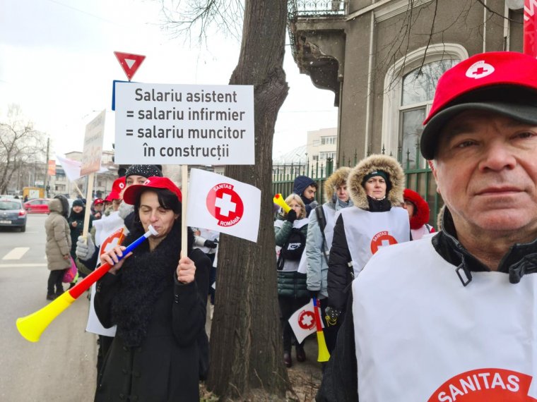 Általános sztrájkra készülnek az egészségügyben dolgozók