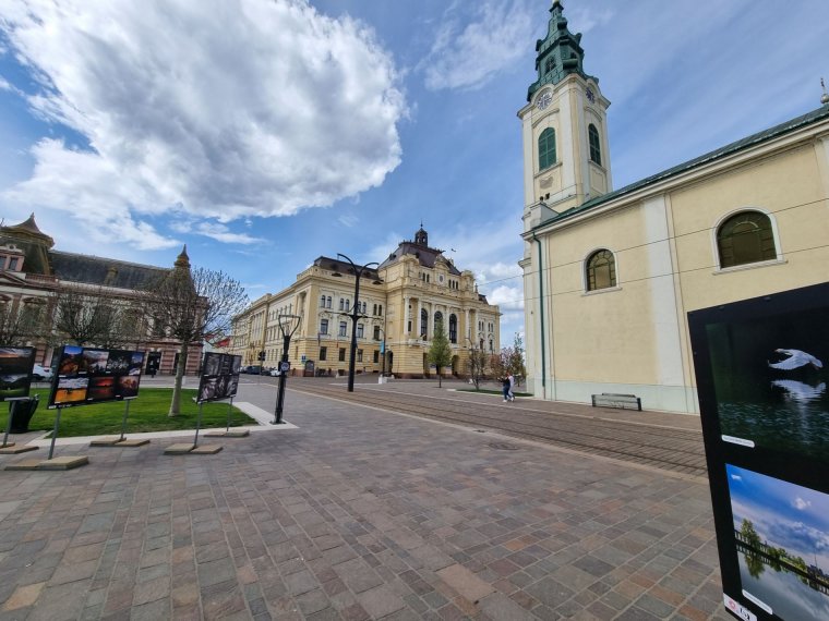 Házhelyekkel csalogatna haza külföldre vándoroltakat a nagyváradi önkormányzat