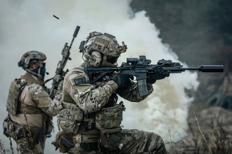 Újabb offenzívával lepték meg az ukránok az oroszokat Kurszkban, Zelenszkij amerikai biztonsági garanciákat akar