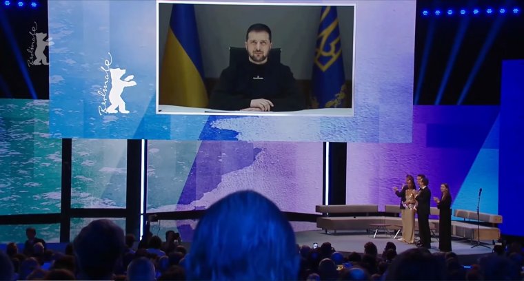Zelenszkij a Berlinale megnyitóján: a művészet, a mozi nem maradhat csendben, mert akkor még erősebb lesz a gonosz hangja