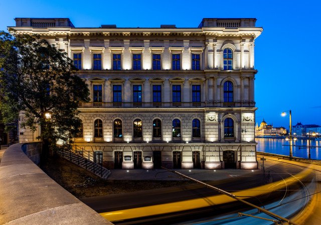 •  Fotó: Nemzetközi Beruházási Bank