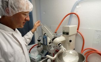 Mesterséges kaviár, virágporlikőr, rostfeldolgozás: nyugati kutatómunkája után itthon próbál szerencsét a kolozsvári biofizikus