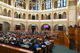 A többség elutasítja, hogy a határon túliak képviselőket küldjenek az Országgyűlésbe, bár a kormány nem is tervez ilyesmit