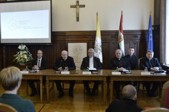 Krisztus a jövőnk: bemutatták Ferenc pápa magyarországi látogatásának logóját és jelmondatát