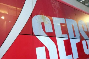 „Szívélyes” fogadtatás: tojással dobálták meg a Sepsi OSK buszát Bukarestben