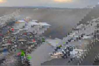 FRISSÍTVE – Brutális tömegkarambol Magyarországon, a sérültekért négy mentőhelikopter is érkezett a helyszínre