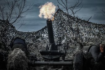 Kijev szerint egy nap alatt több mint ezer orosz katona halt meg, Bahmutnál temetetlen orosz holttestek hevernek