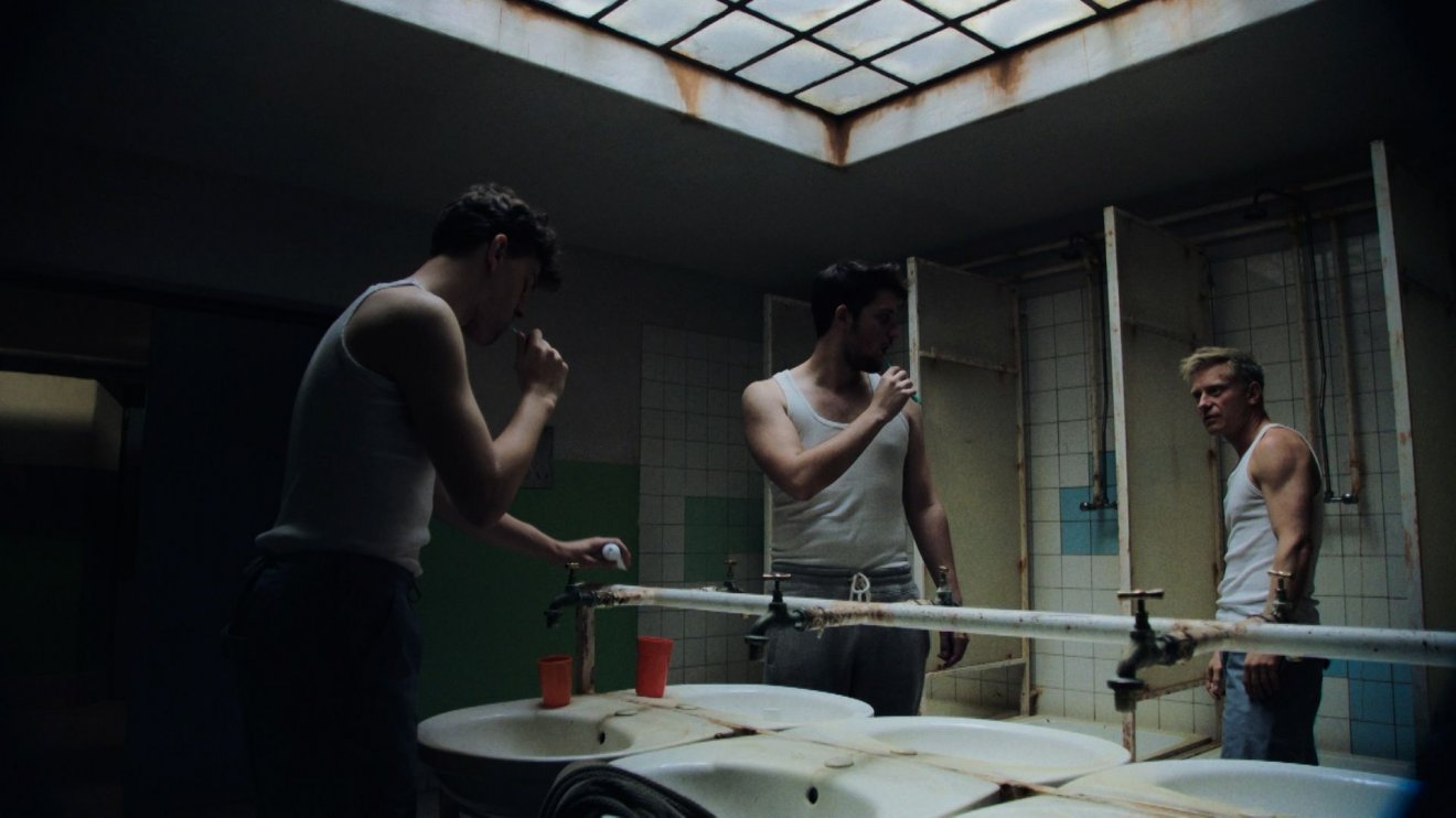 •  Fotó: Megafilm