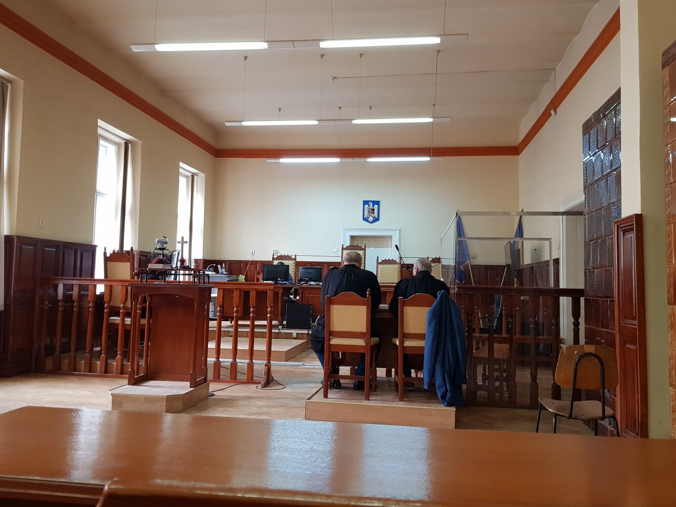 Egy tárgyalóterem, ahol éppen tárgyalás zajlik &bullet;  Fotó: Rostás Szabolcs