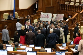 „Tudományos igazság”. Bukarest üdvözli, hogy a románt nyilvánította Moldova hivatalos nyelvének a chișinăui törvényhozás