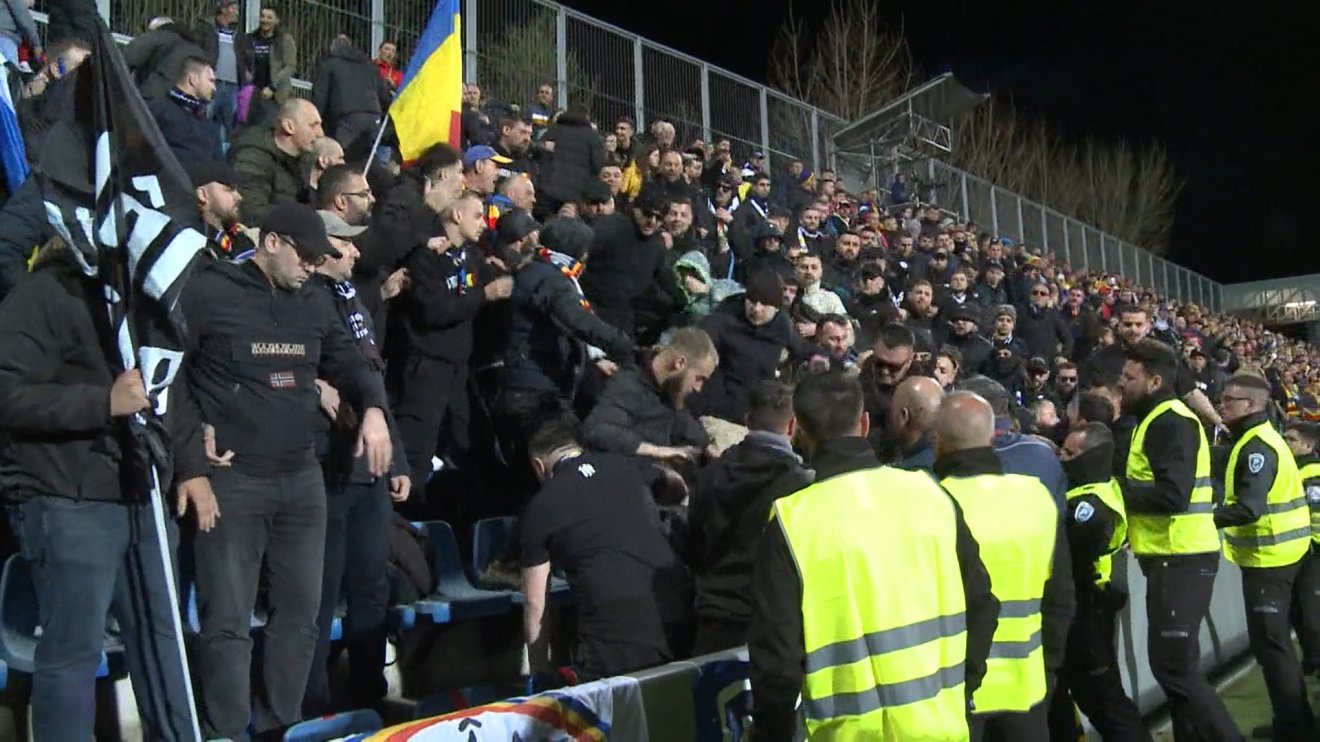 Különmeccset vívtak egymással a román válogatott szurkolói Andorrában •  Fotó: Videófelvétel/Orangesport.ro