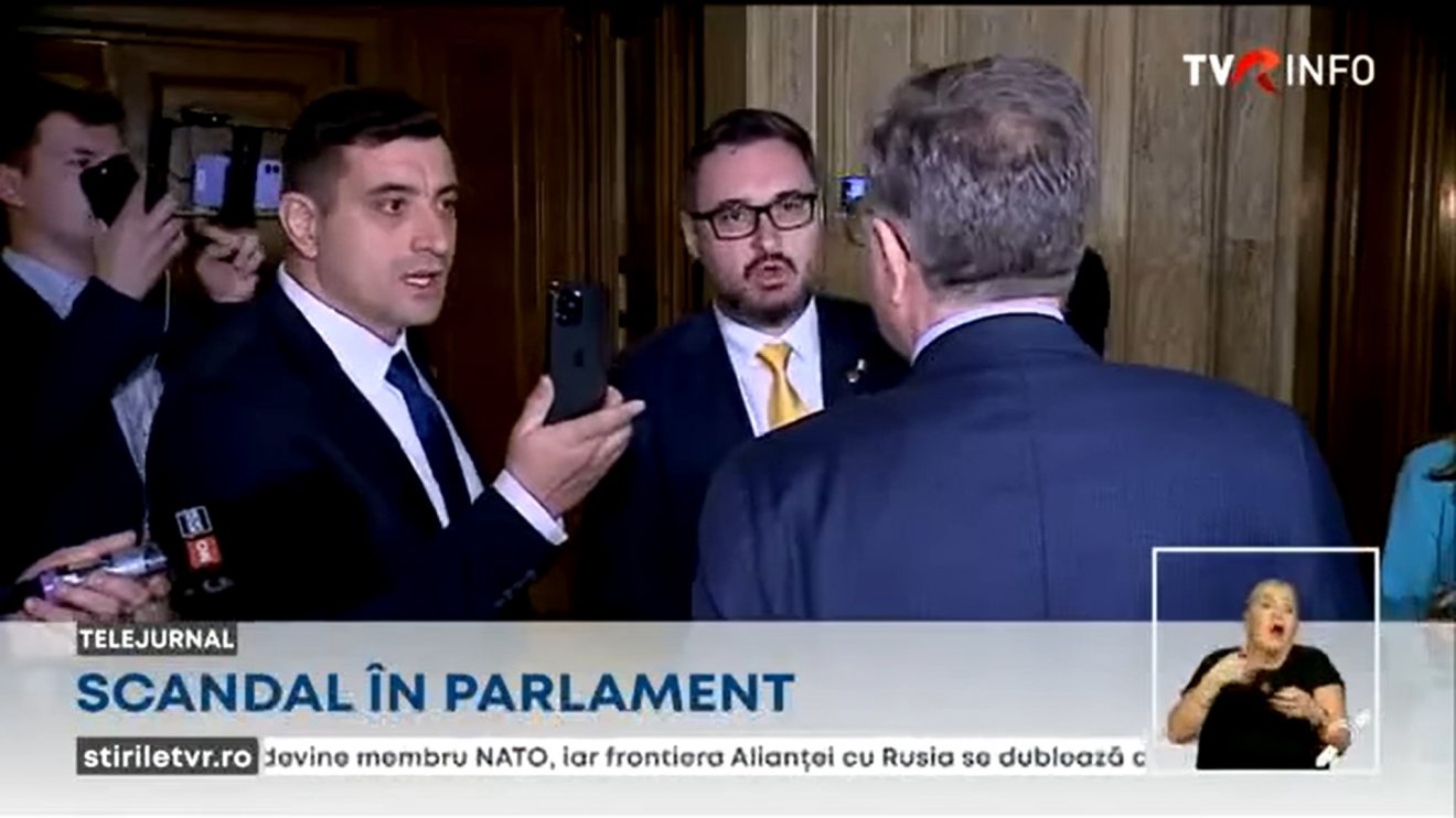 George Simion és Dan Tanasă agresszívan faggatta az ASF alelnökét (háttal) •  Fotó: Képernyőmentés