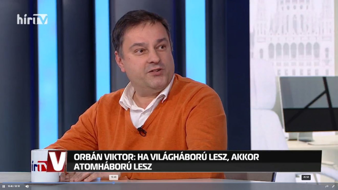 Kiszelly Zoltán, a Századvég Alapítvány Politikai Elemzések Központjának igazgatója a Hír TV műsorában •  Fotó: Képernyőmentés
