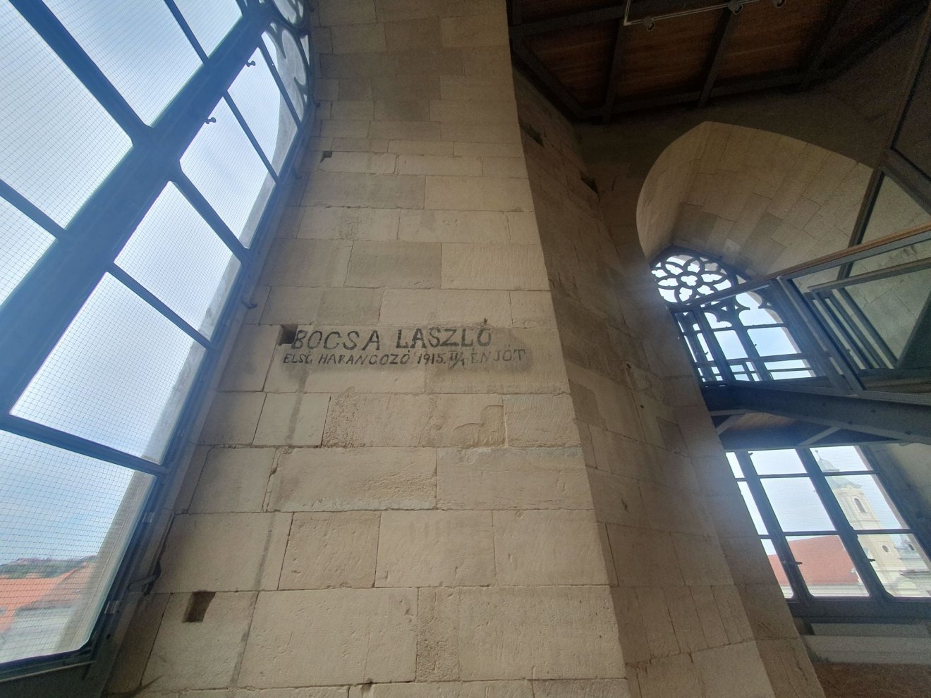 Bocsa László volt az első harangozó 1915-ben, a felirat megmaradt a toronyban •  Fotó: Kiss Judit