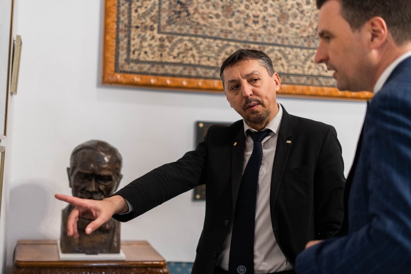 Daniel Daviddal, a Babeş-Bolyai Tudományegyetem rektorával is találkozott Tánczos Barna környezetvédelmi miniszter Kolozsváron •  Fotó: Tánczos Barna/Facebook