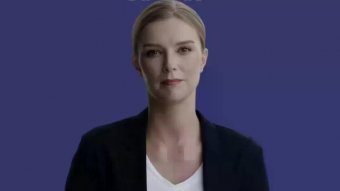 Fedetlen fejű, szőke női robot Kuvait első, mesterséges intelligencia alkotta hírolvasója