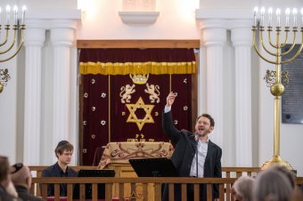 Brüsszelben lép fel Radnóti-estjével a Holokauszt áldozatainak emléknapján a kolozsvári alkotópáros