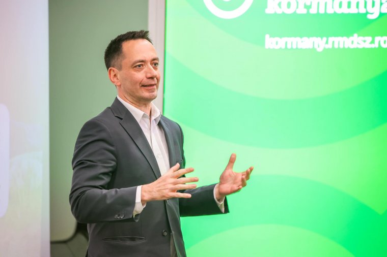 Az RMDSZ a kormányból való kilépést lebegteti, miután a PNL bejelentette az igényét a környezetvédelmi tárcára
