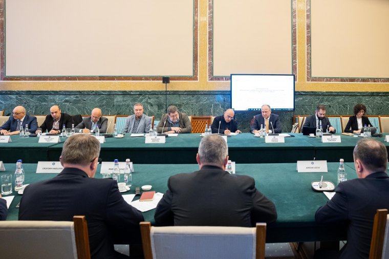 Eláll a román kormányfő a pénzügyminisztere által kidolgozott megszorításoktól?