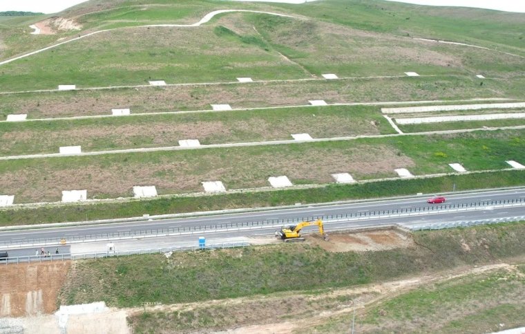 Újabb repedés jelent meg a Torda-Szászsebes autópályán, pedig még a régit sem javították ki