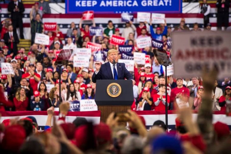 Harmadszor is vádat emeltek Donald Trump ellen, ezúttal a hatalomátadással kapcsolatban állítanák bíróság elé