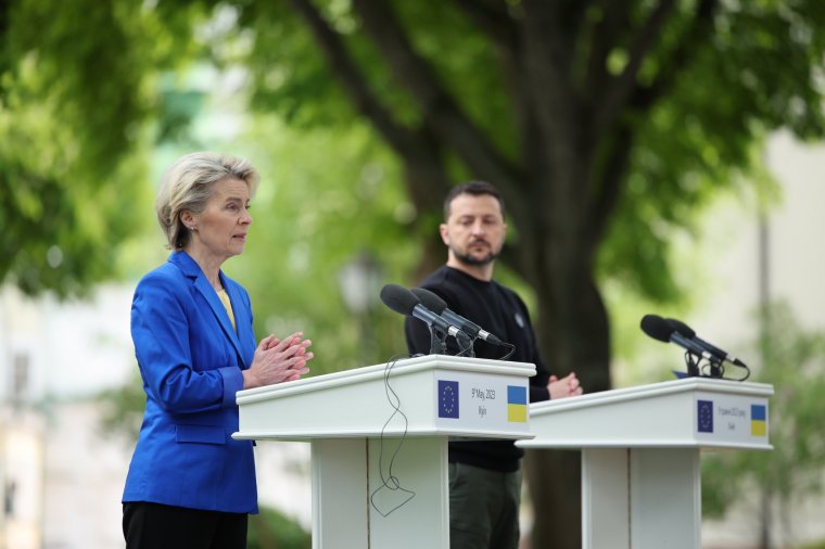 Újabb 1,2 milliárd dollárt küld Washington Ukrajna légvédelmének erősítésére, von der Leyen az új szankciós csomagról beszélt