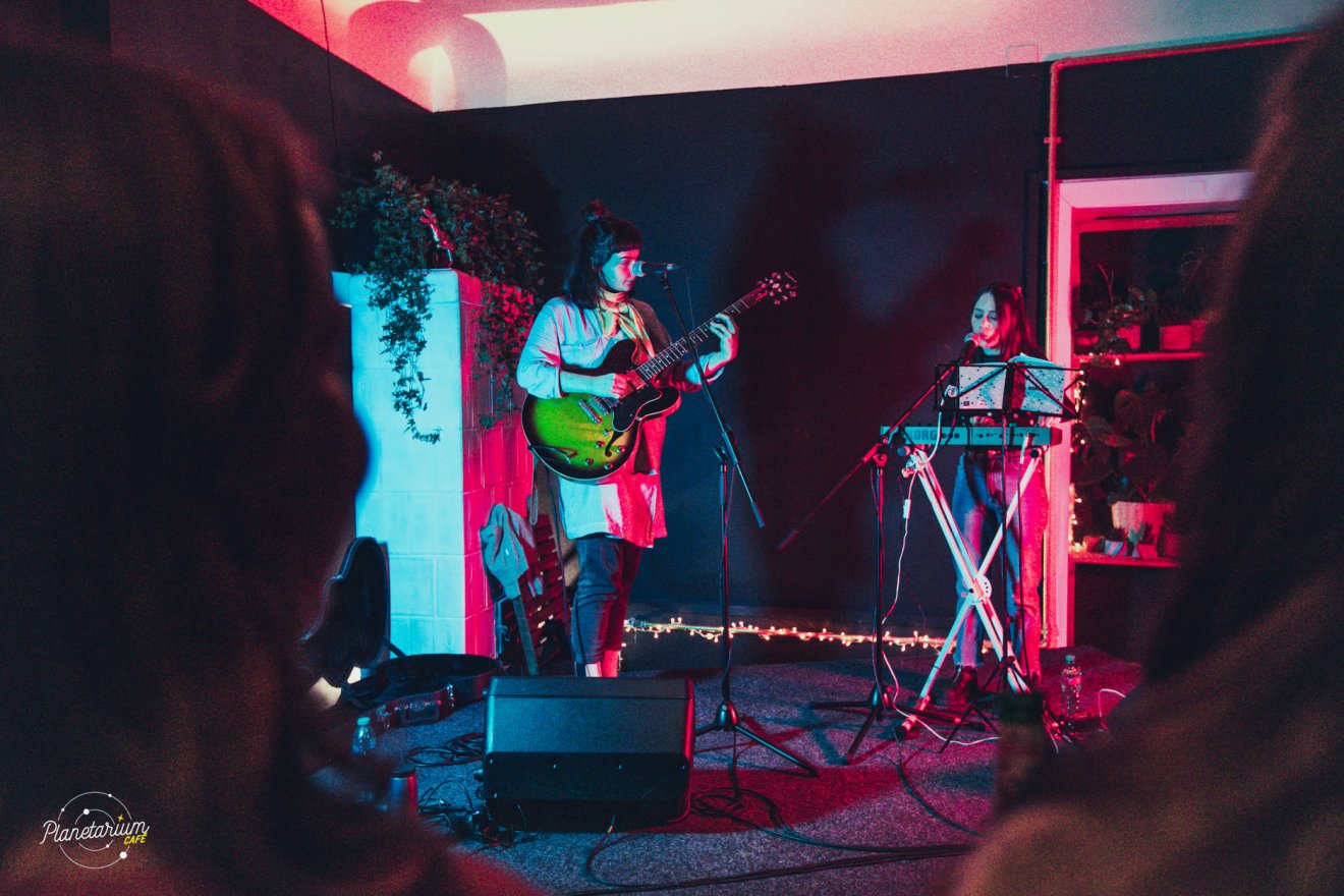 A Musspell zenekar 2019-ben alakult Kolozsváron, angol és magyar nyelvű dalaik szövegcentrikusak •  Fotó: Planetarium Café
